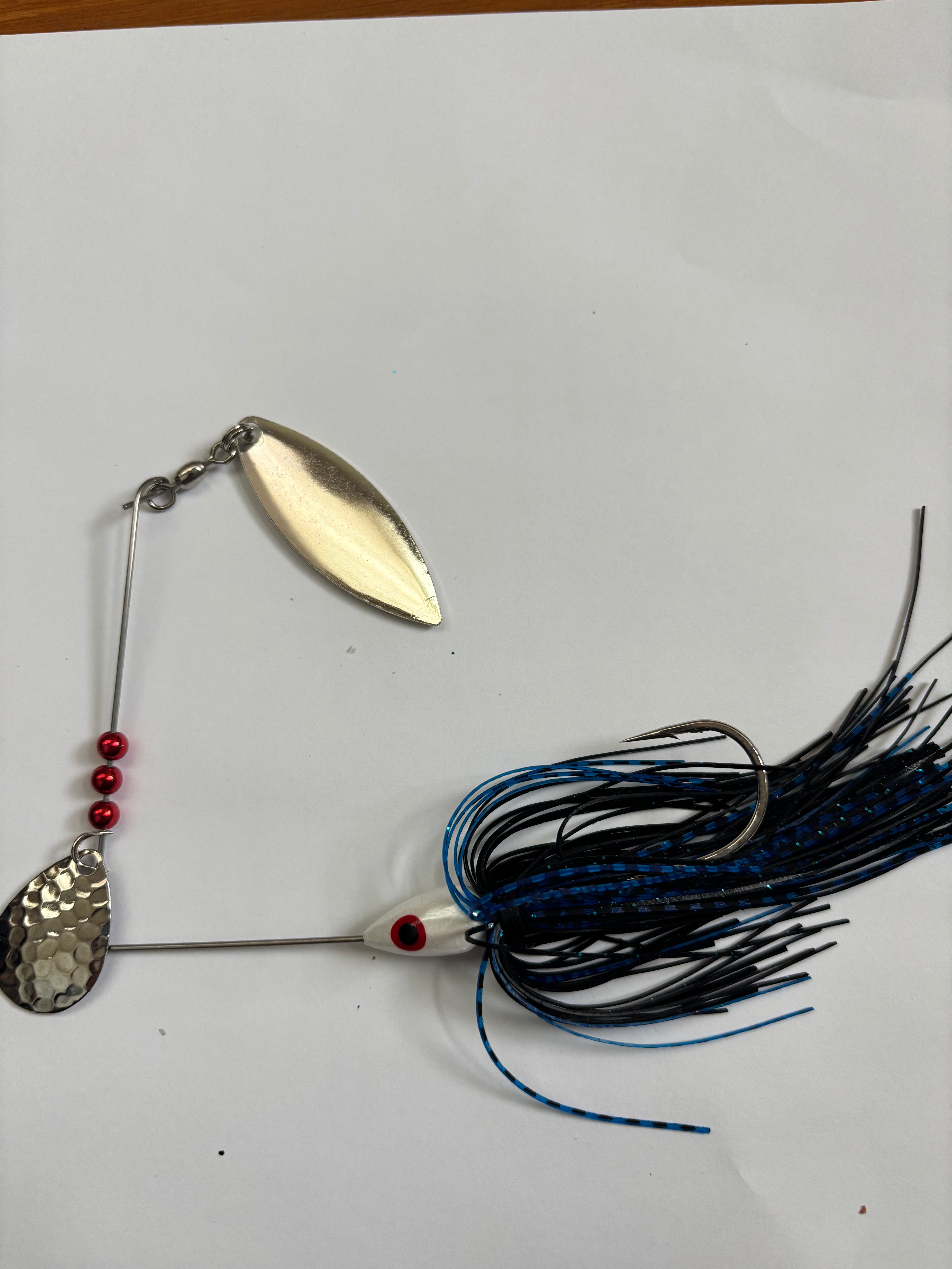 White Bass Spinner (with Balck/blue skirt)